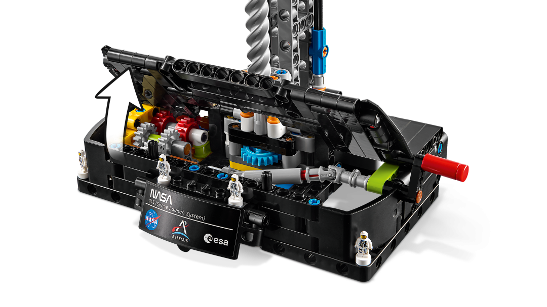 LEGO Technic NASA Artemis Space Launch System Rocket | 42221