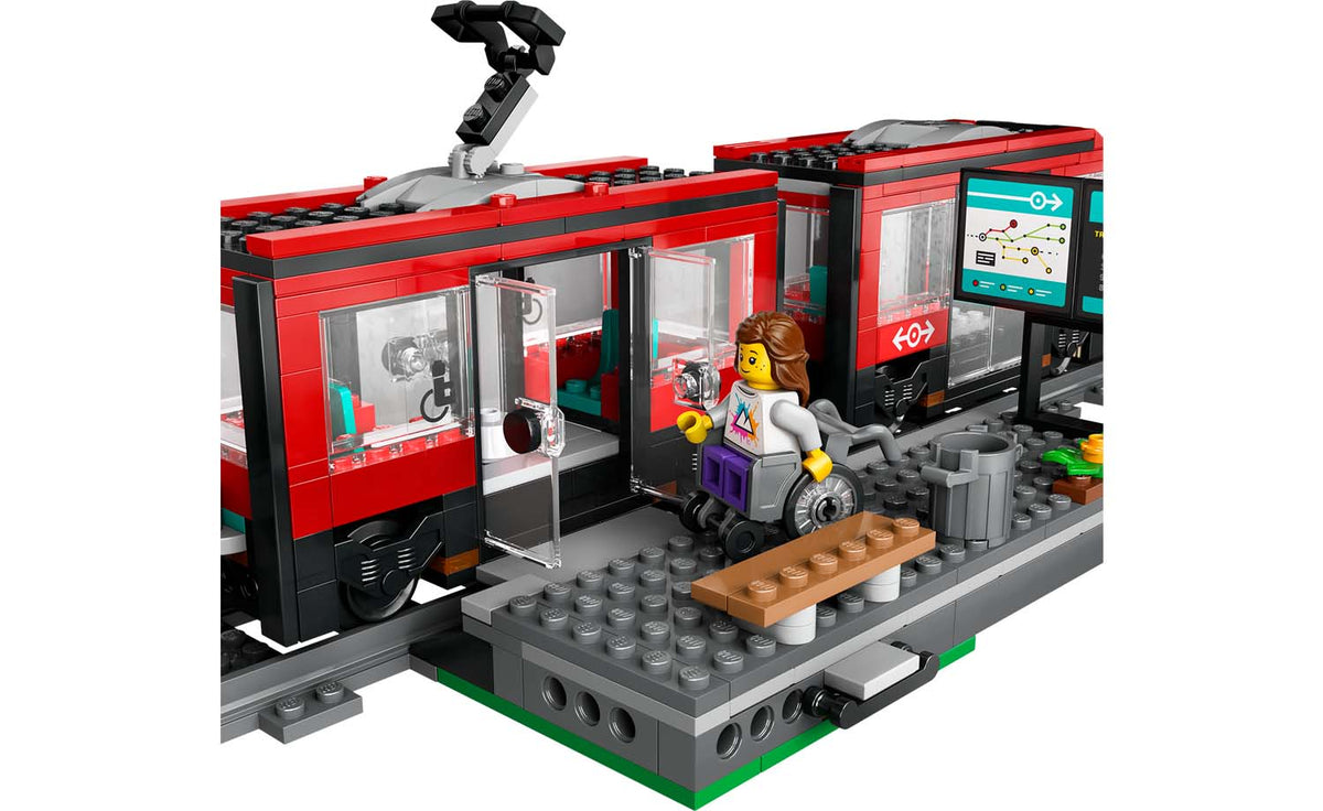 LEGO City Downtown Streetcar and Station | 60423