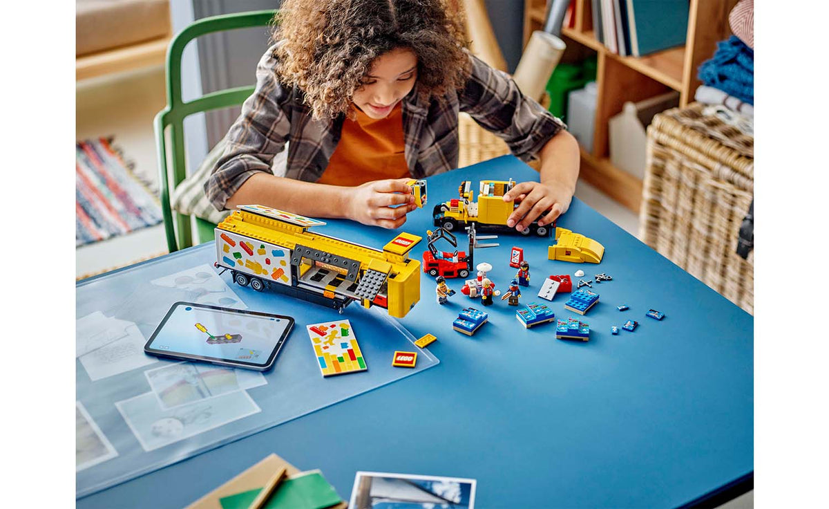 LEGO CITY Yellow Delivery Truck | 60440