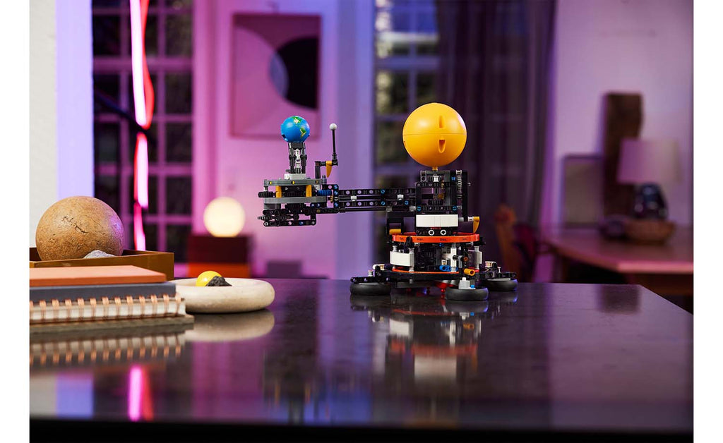 LEGO Technic Planet Earth and Moon in Orbit | 42179